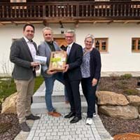 Beim Termin in Zenting: Auerbachs Bürgermeister Gerhard Weber, Gastgeber Bürgermeister Dirk Rohowski, Deggendorfs Landrat Bernd Sibler, DEG-Tourismusreferentin Inge Edmeier