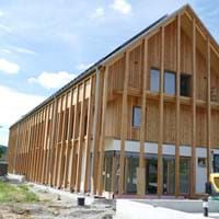 Sozialer Wohnungsbau mit Arztpraxis der Gemeinde Auerbach
